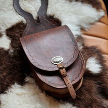 Load image into Gallery viewer, Stamped Leather Pommel Saddle Horn Bag