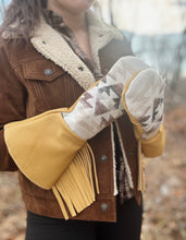 Load image into Gallery viewer, The Palomino Pendleton Fringe Gauntlet Mittens/Gloves