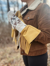 Load image into Gallery viewer, The Palomino Pendleton Fringe Gauntlet Mittens/Gloves