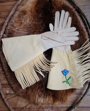 Load image into Gallery viewer, Old West Beaded Fringe Gauntlet Gloves
